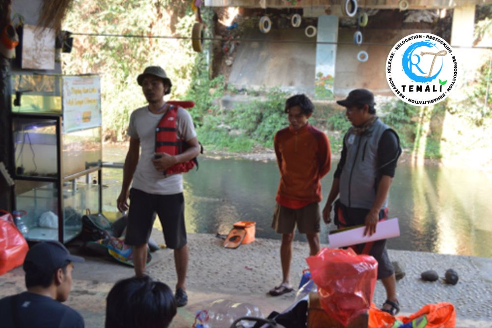 Pendataan Ikan Ciliwung bersama Siswa TechnoNatura